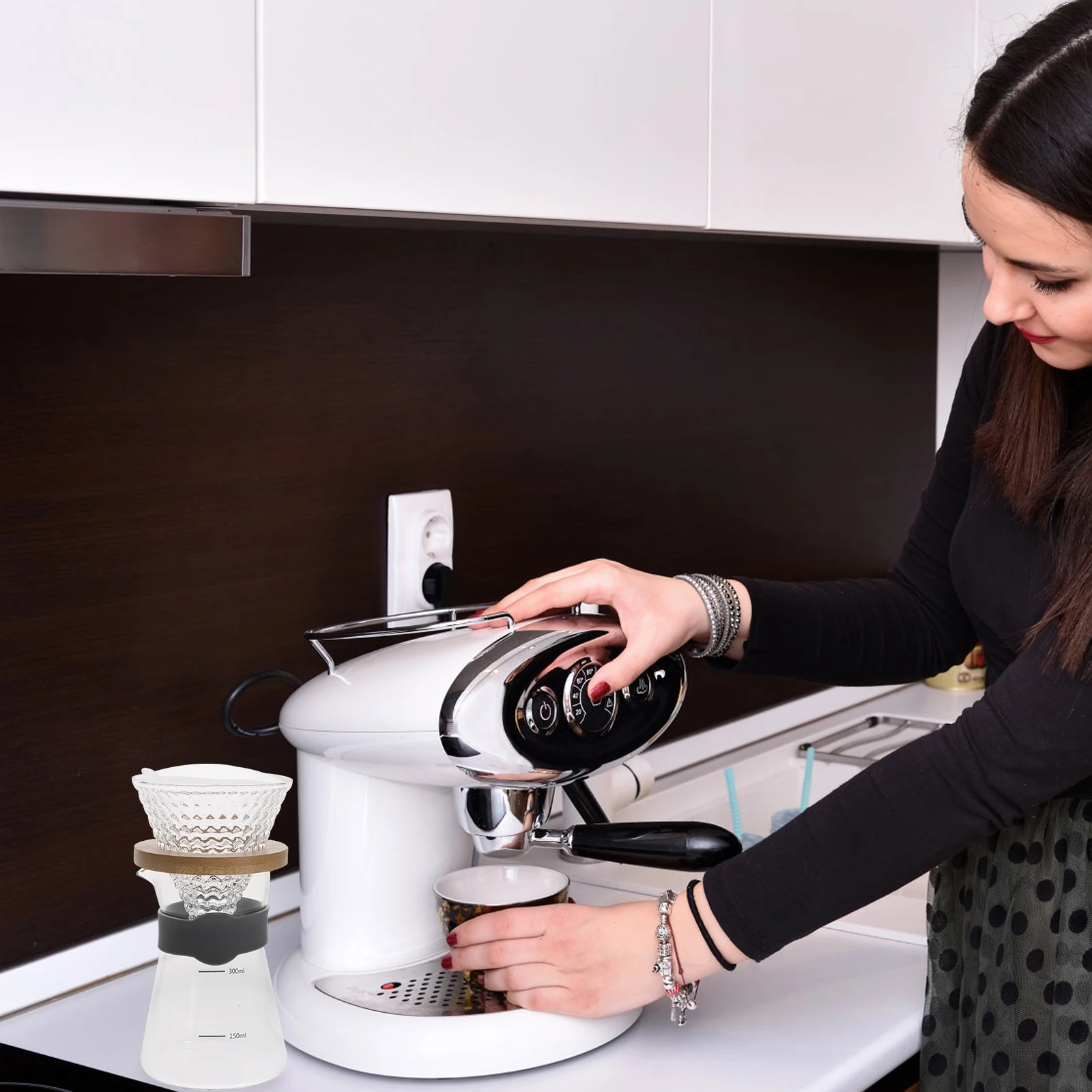 

100Pcs Paper Coffee Filter Set Cone Type Disposable Filtering Cups for Portable Lightweight Filter Holder for Coffee