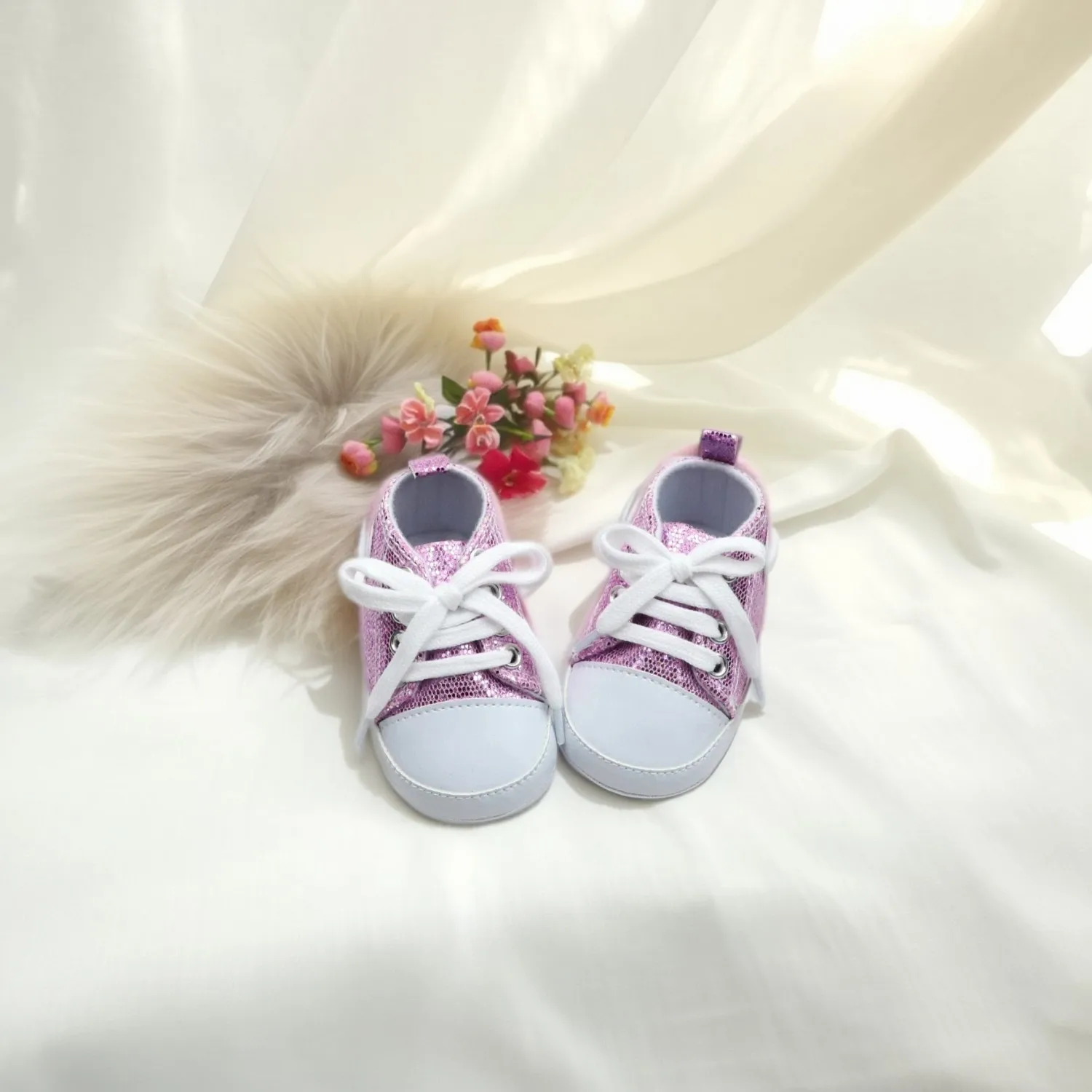 

Boys and girls baby canvas shoes baby walking shoes 0-18 months glitter strap style breathable and non slip