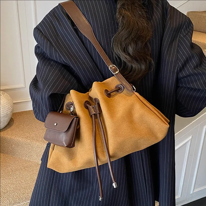 

2025 Autumn Vintage Bucket Bag, Matte Drawstring Purse for Women, Minimalist Shoulder Crossbody Chic Day to Night Tote Textured