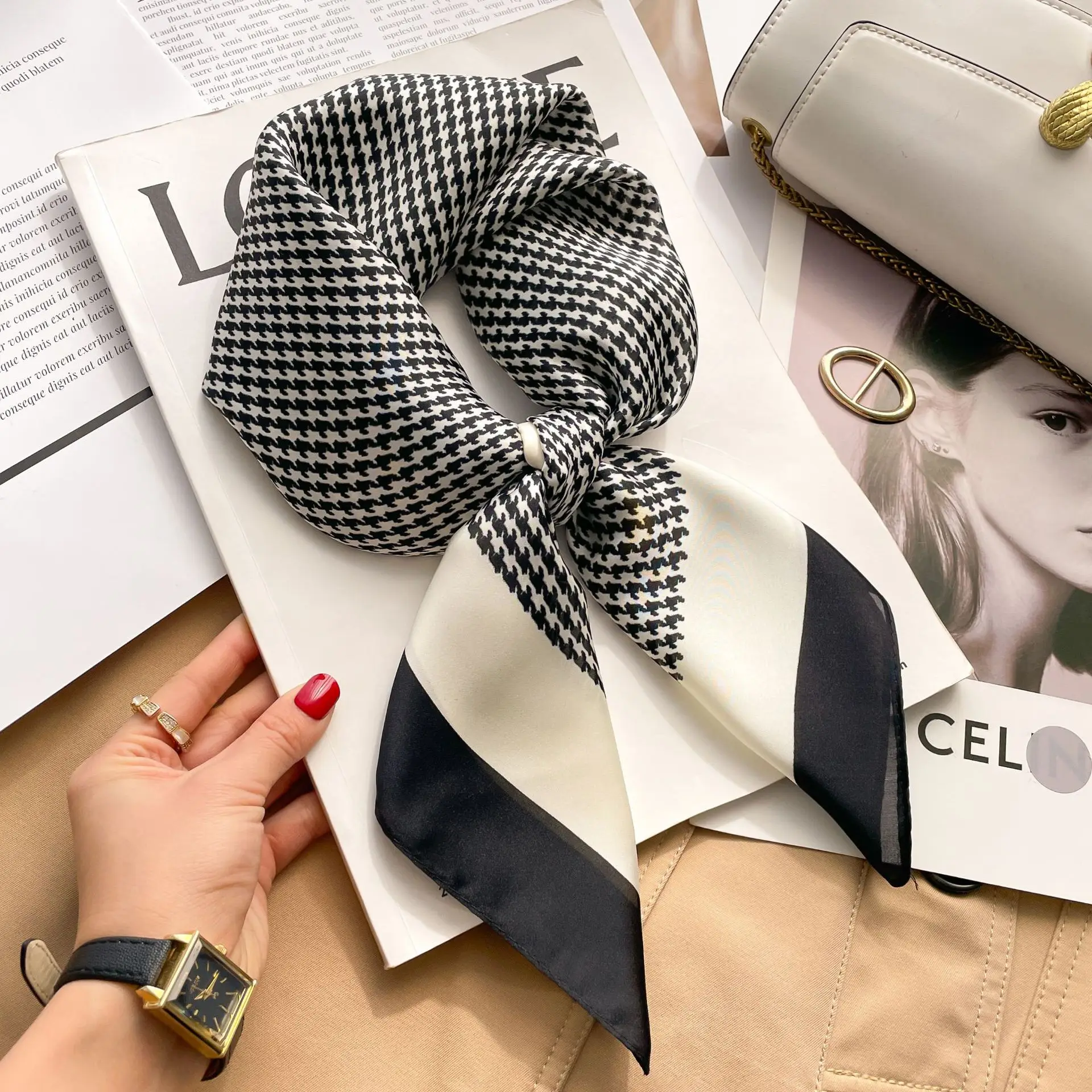 2025 الفاخرة الأزهار طباعة وشاح حريري مربع للنساء الحجاب العصابات الشعر منديل الإناث شال من الساتان الشريط عقال الموضة