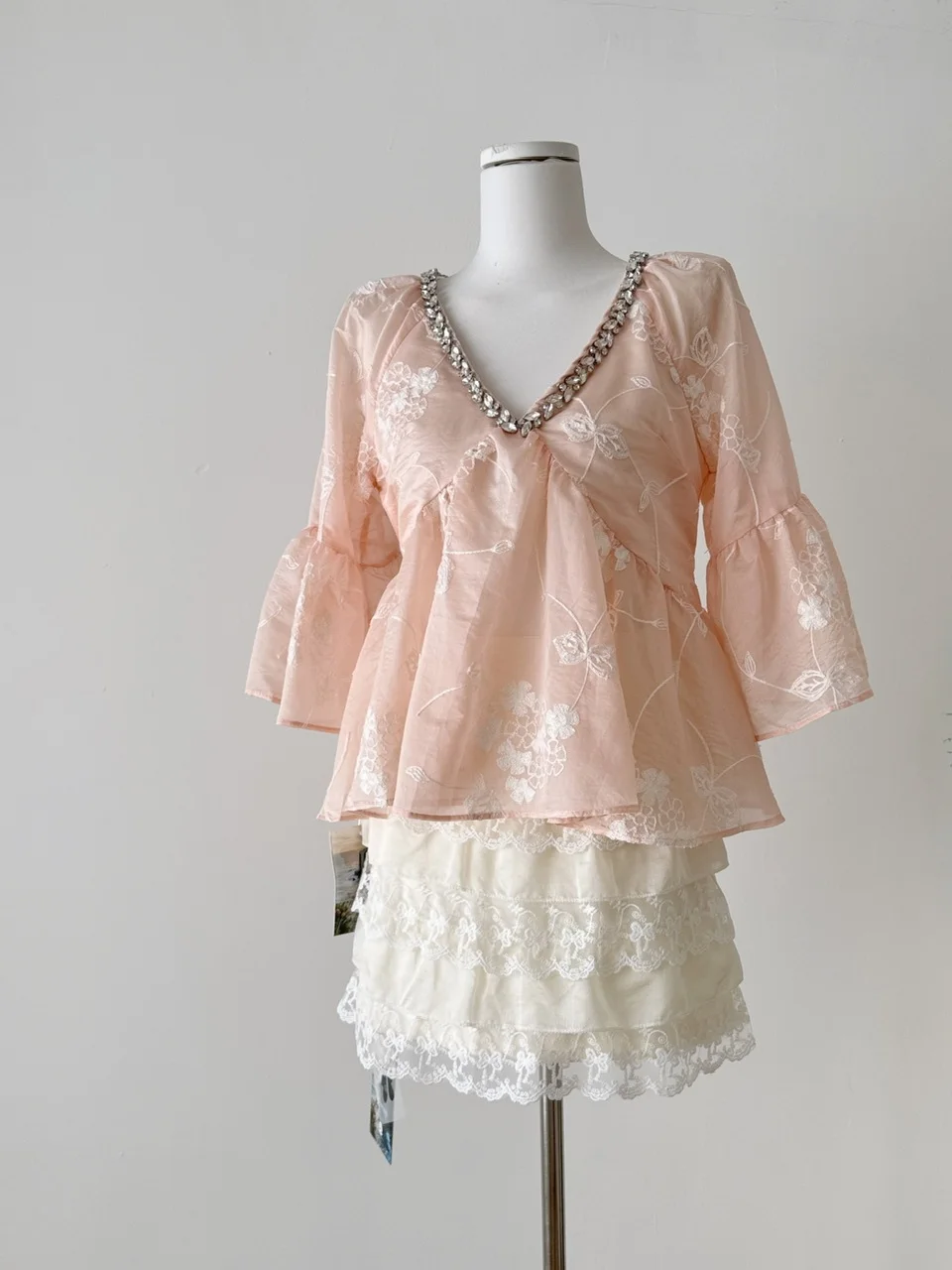 

Романтический винтажный топ с вышивкой ромбовидной полоской и V-образным вырезом с кружевной отделкой, розовая утягивающая юбка, комплект для молодых женщин