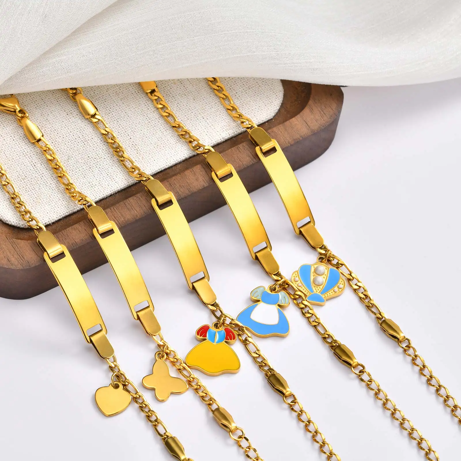 

Cute Free Customized Name Bracelet for Baby,Birthday Anniversary Personalized Link Chain Bracelets,A Gift of Love from Parents