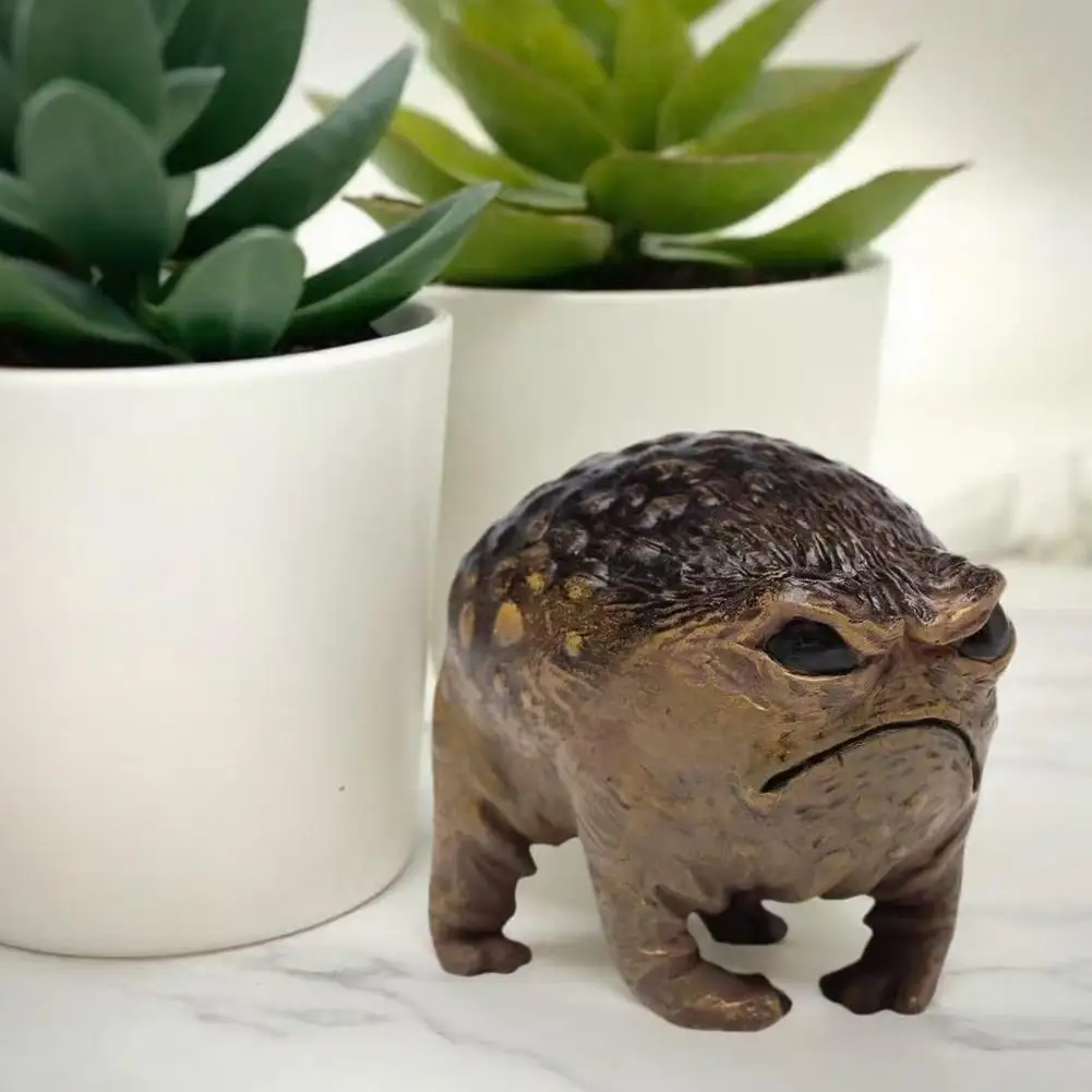 Weird Queer Grumpy Frog Toad Statue Outdoor Garden Yard Decor Statue Fun Novelty Home Office Decor Sculpture Unique Gift