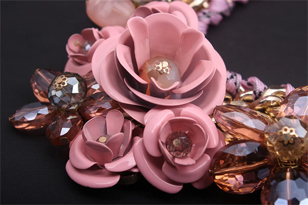 Charming Pink Flower Crystal Handmade Choker Necklace Woman\'s Exaggerated Jewelry Trendy Bridal Birthday Banquet Accessories