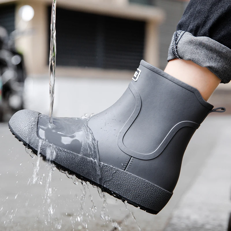 Rain Boots Women Designer Shoes For Men Rubber Ankle Boot Black Waterproof Wear-Resistant Outdoor Couple Shoe Round Toe Flat Bot