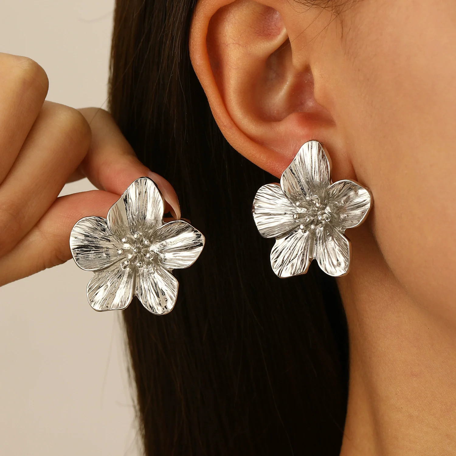 Uneven Petals Big Flower Drop Earrings for Women Golden Silver Color Metal Dangle Earrings European Vintage Party Floral Jewelry