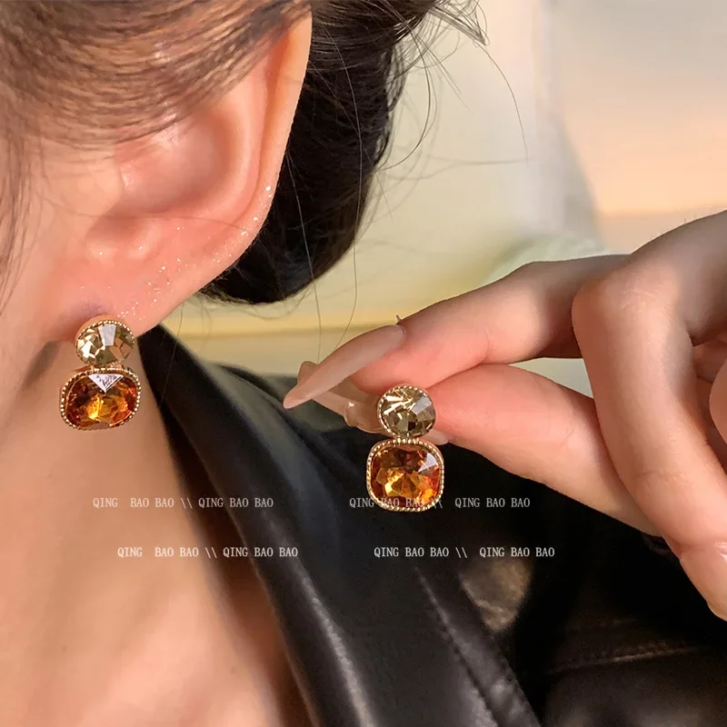 Meilad Light Luxury High Level Sense of Geometric Earrings Female Design Exquisite Small Geometric Square Sugar Earrings Jewelry