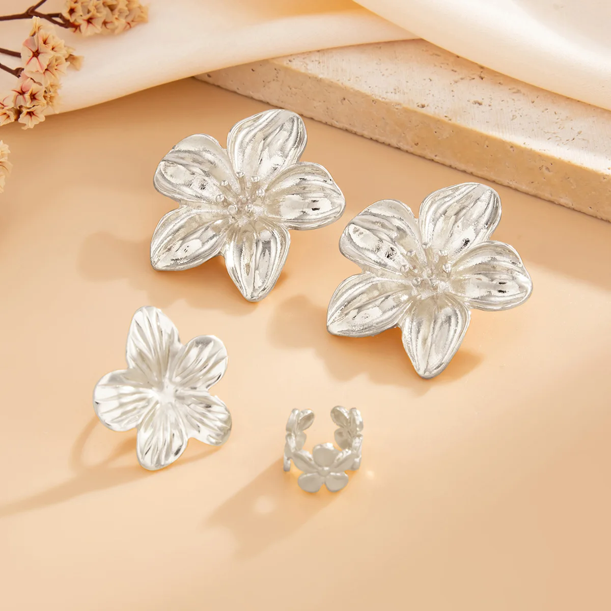New Enamel Starfish Earrings for Women Metal Star Dangle Earring Summer Beach Vacation Metal flower Ear Jewelry Party Gift