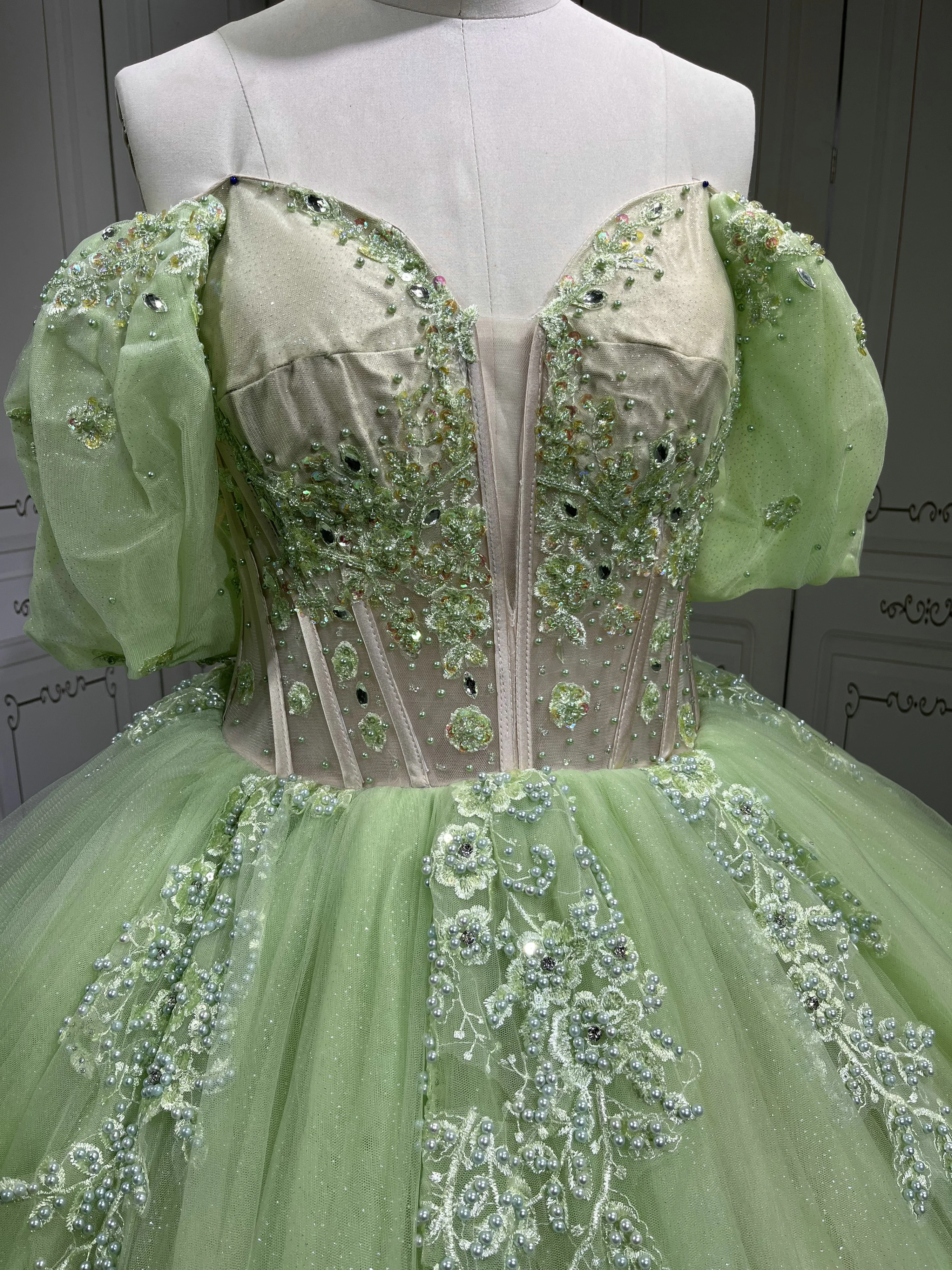 Robe Quinceanera sans bretelles à manches bouffantes, appliques en dentelle, vert sauge, robe éducative, fête d'anniversaire, quoi que ce soit, XV Anos