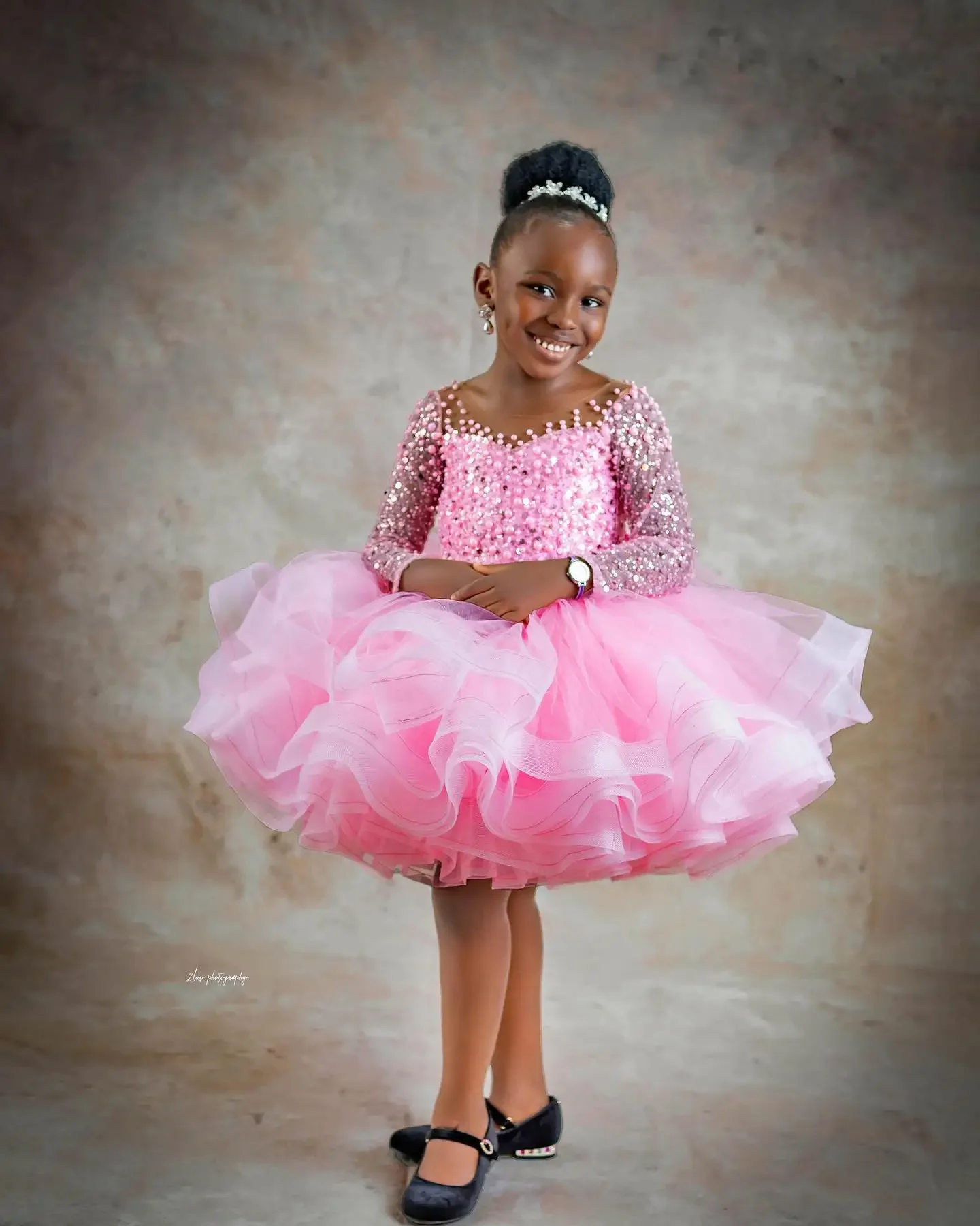 فساتين بناتي على شكل زهرة اللؤلؤ الوردي مخصصة للأميرة الكشكشة مطرزة للأطفال أول مناولة بأكمام طويلة فستان تعميد للأطفال الصغار