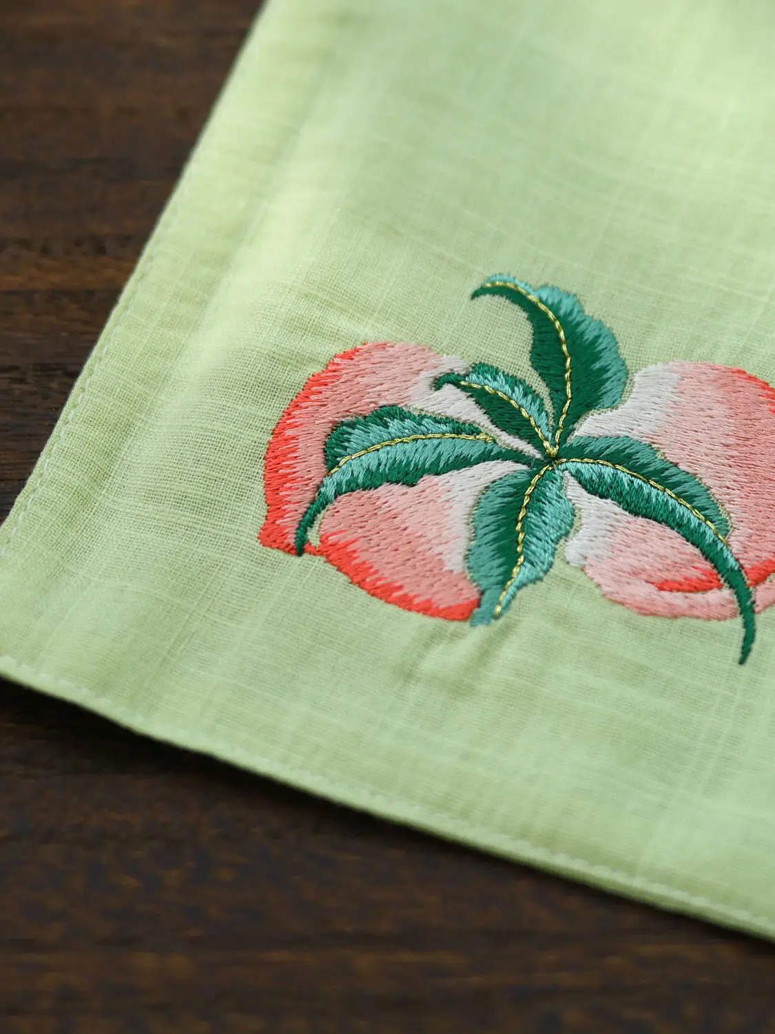Traditional Chinese Hanfu Style Longevity Peach Embroidered Pure Cotton Handkerchief Unisex Portable Sweat Absorbent Square Towe