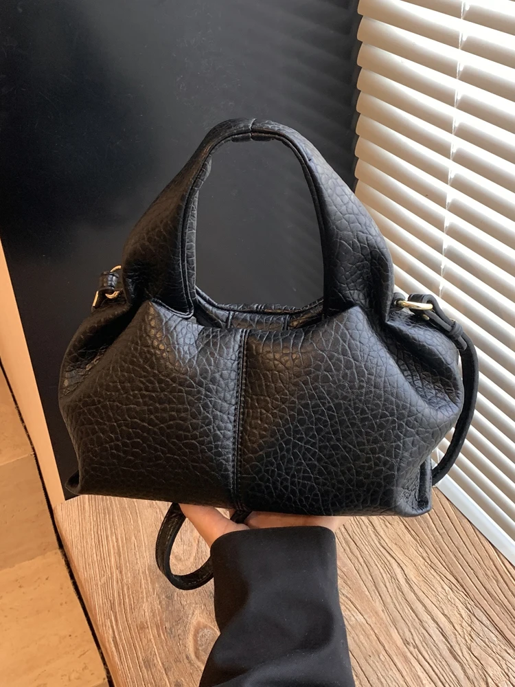 Retro High Aesthetic Wrinkled Cloud Ape Women's Handbag 2026 New Lychee Pattern Handbag Dumpling Crossbody Bag