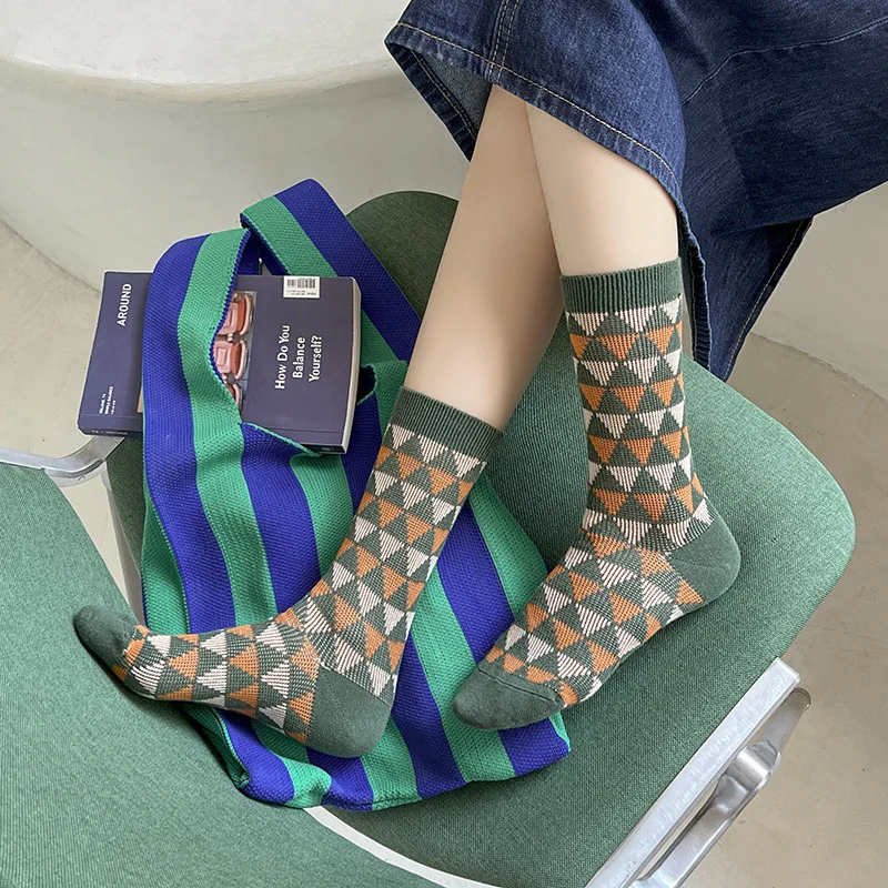 Socks women's medium tube socks autumn and winter double needle double way Christmas gift wireless head winter high stockings
