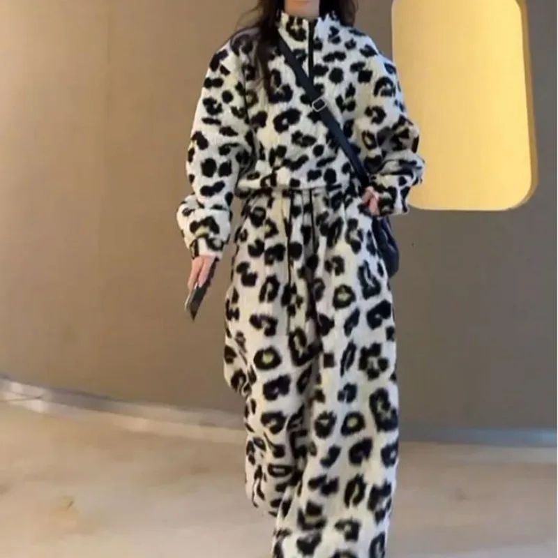 

American Retro Leopard Print Sweater Set Women's Autumn and Winter 2025 New Top Drawstring Wide-leg Pants Two-piece Set