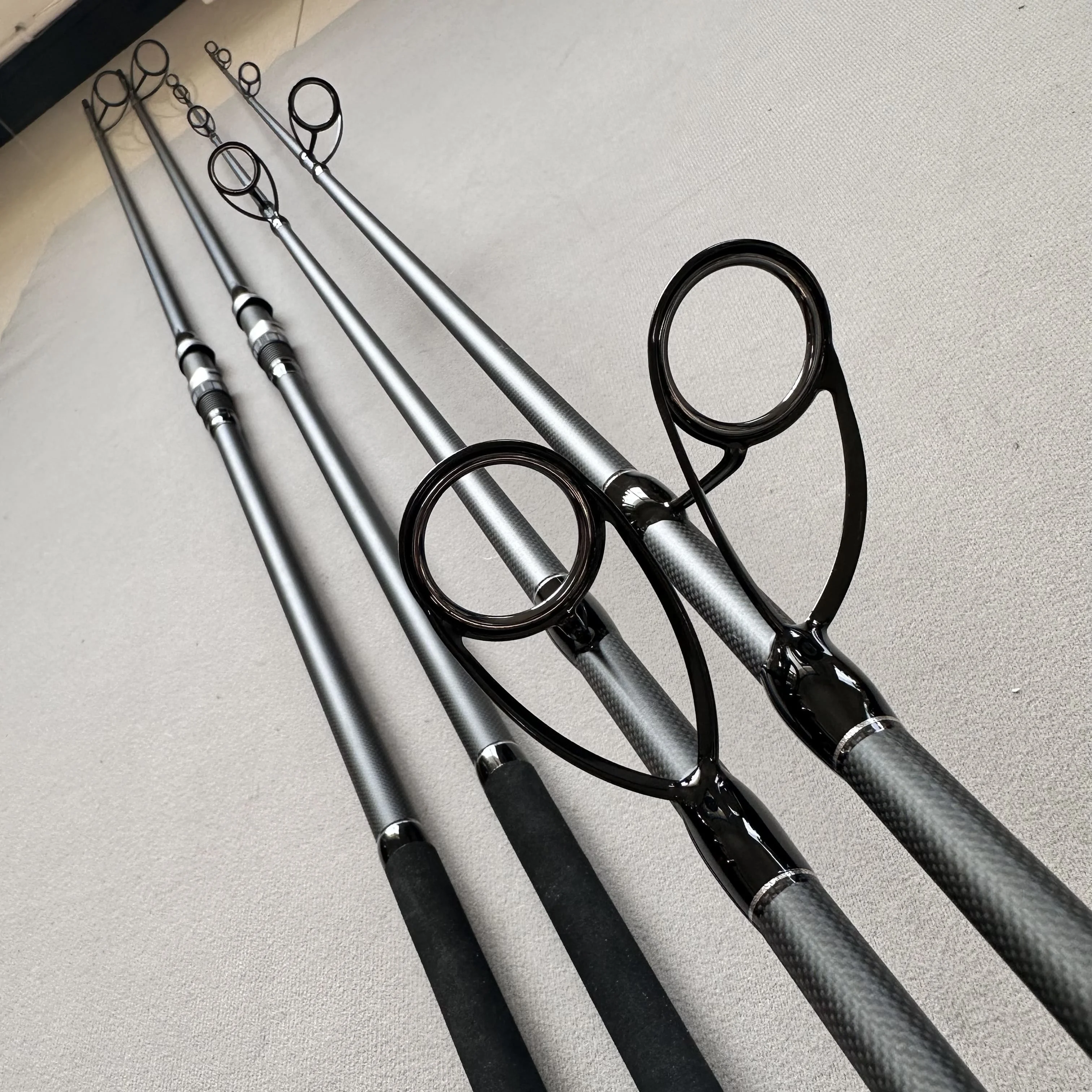 

Carbon Fiber Carp Rod Medium-Heavy Power for Freshwater Carp Fishing High Sensitivity Anti-Tangle Guides Factory Direct Hot Sale