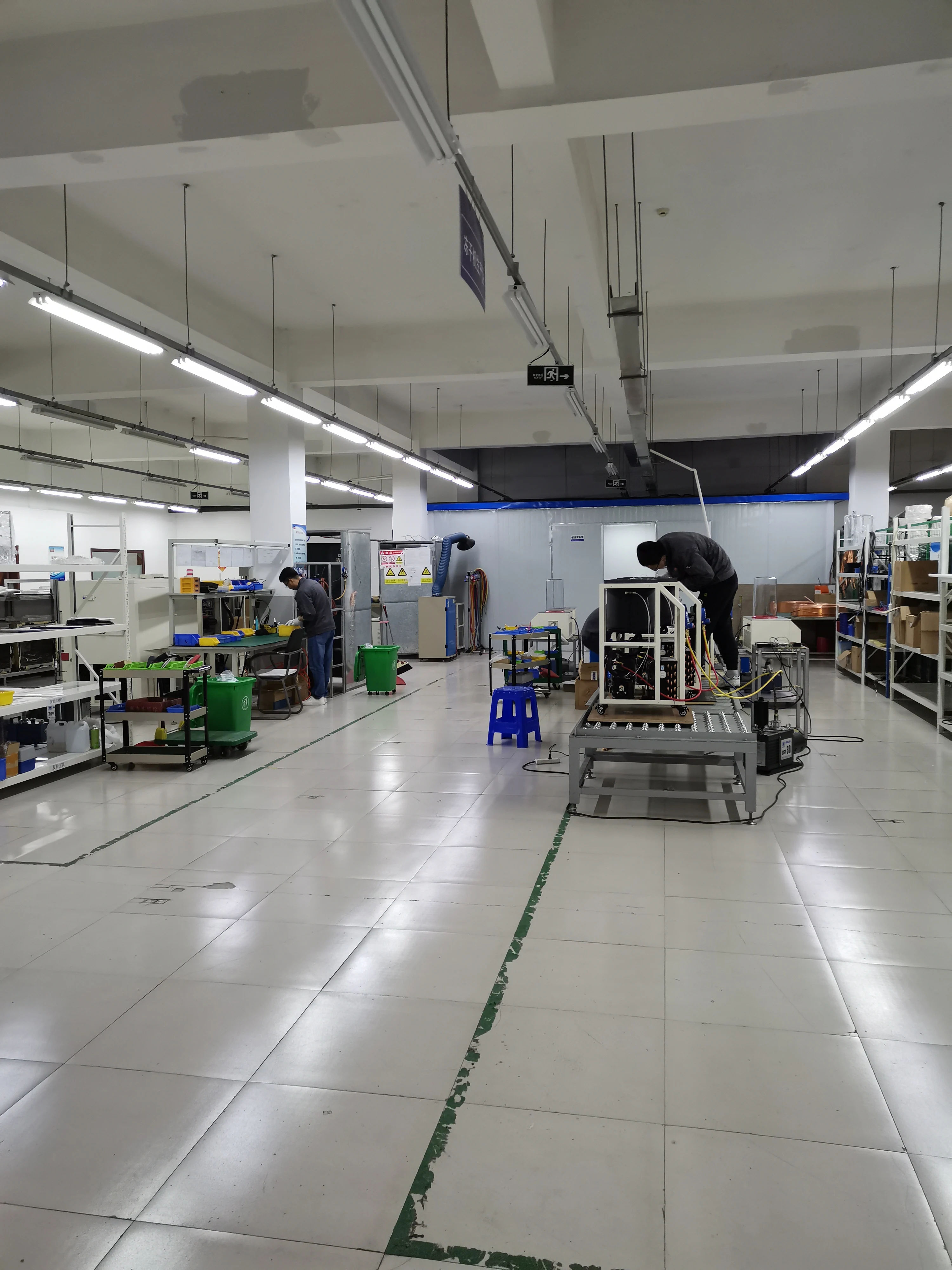 Wholesale Customized food vacuum freeze dryer lyophilizer machine price