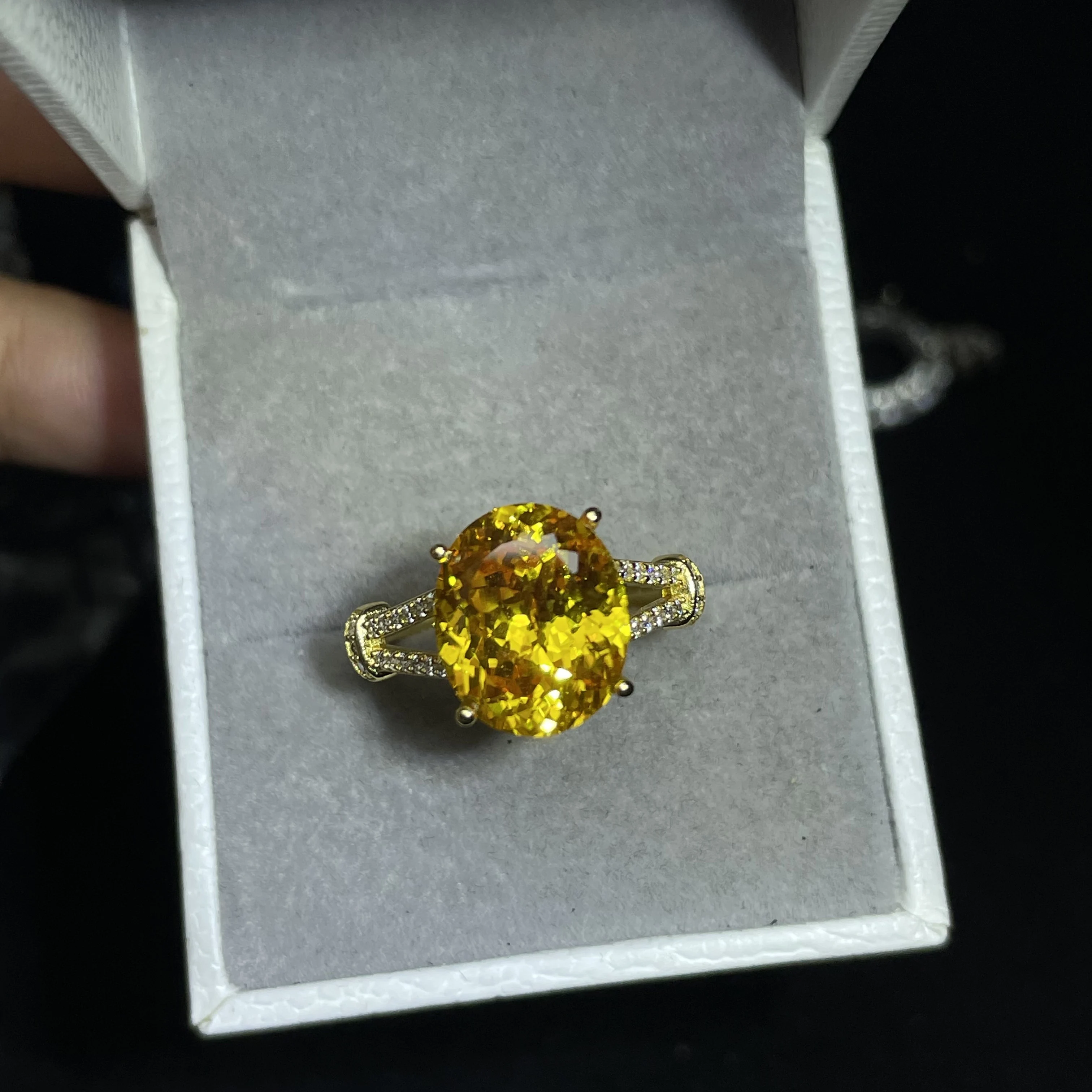Pure natural yellow sapphire sterling silver ring, with high-end design and luxurious texture, 10*12 millimeters