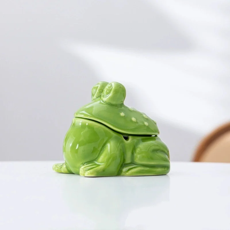 Cute Green Frog Ashtray Ceramic Ash Tray Office Table Desktop Standby Smoking Accessories for Weed Ashtrays Gift for Boyfriend