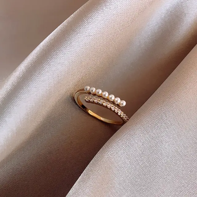 Pierścionki damskie w stylu light luxury z mikro-rhinestone'ami, złote, eleganckie, z imitacją pereł, otwarte, na imprezę, ślub, do noszenia warstwowo, biżuteria K0