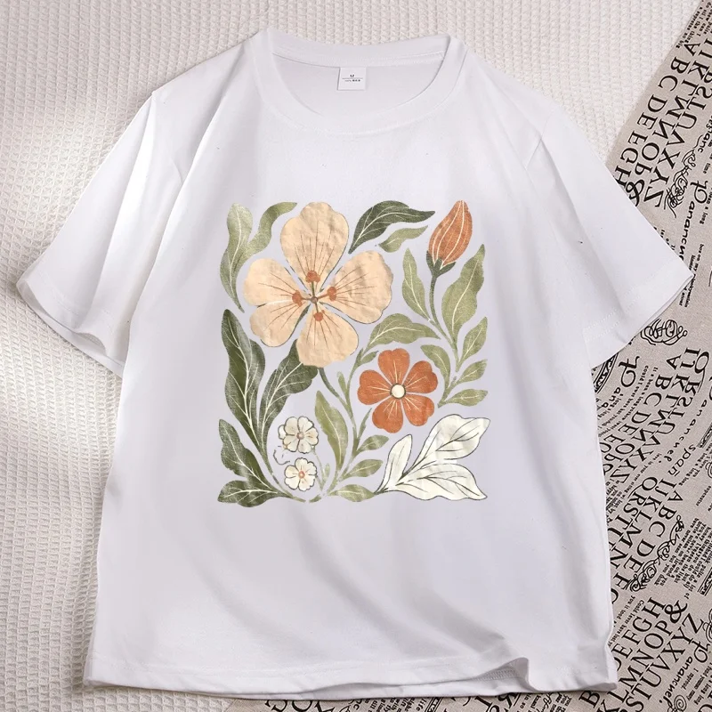 Retro Botanical Flower Graphic Tee Vintage Garden Floral T-Shirt Classic Wildflower Nature Lover Tshirts Woman Ladies Clothing