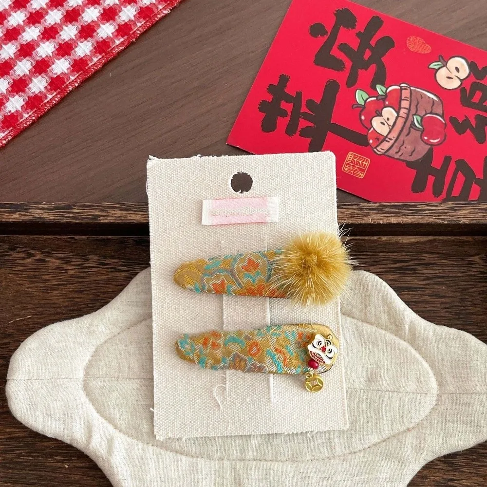 

1 Pair Lion Dance Children's Chinese Hairpins Ball Tang Suit Headwear Embroidered Satin Barrettes Embroidered Bow