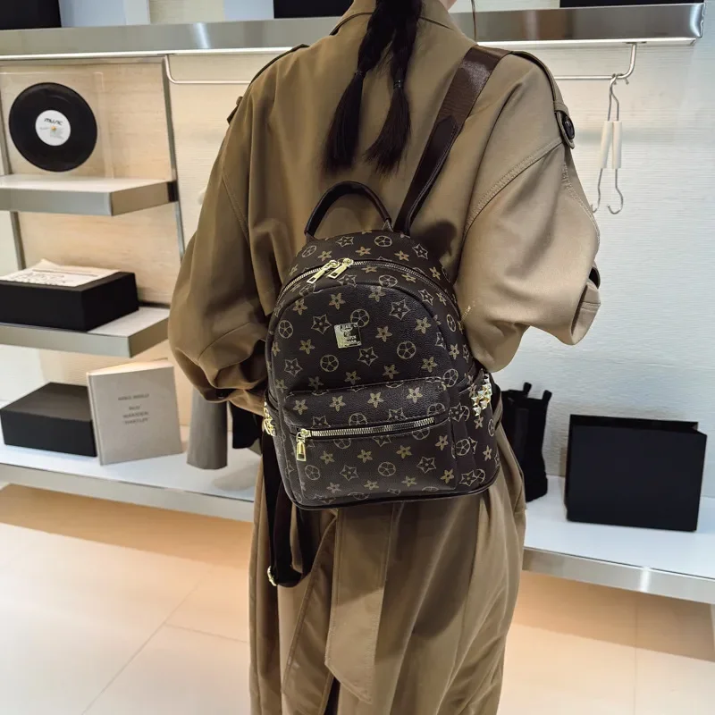 

Free Shipping 2025 New Design Women's Light Luxury Fashion Backpack Convenient Commuting Printed Simple Design Backpack White Brown Coffee