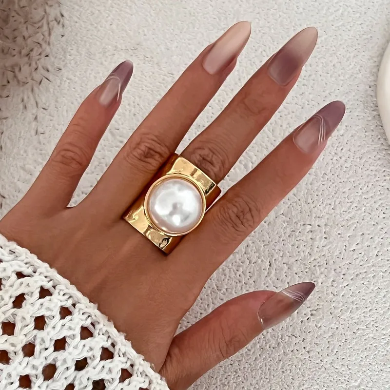 Exaggerated inlaid large pearl wide ring, personalized geometric smooth ring joint ring