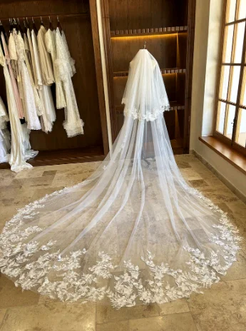 

Flower bud silk edge wedding dress, retro veil, bridal veil, double layered wedding dress, butterfly veil