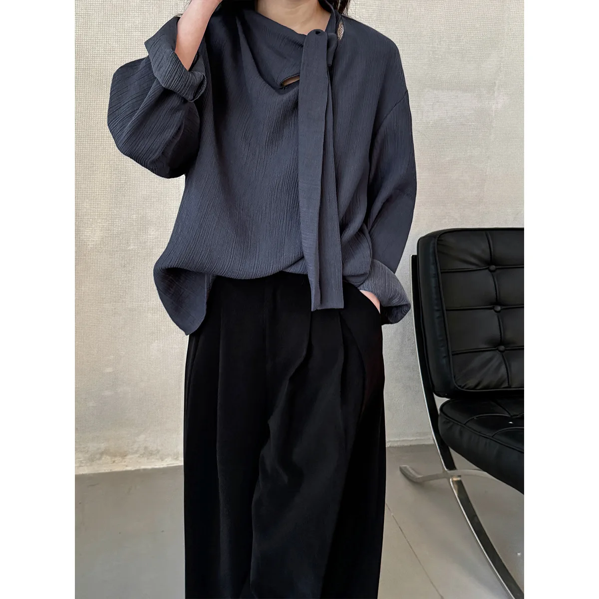 

2025 New Women's Ribbon Texture Shirt – Loose Fit Long Sleeve Blouse, Bow Tie Detail, Casual Office Wear, Korean Style 3521