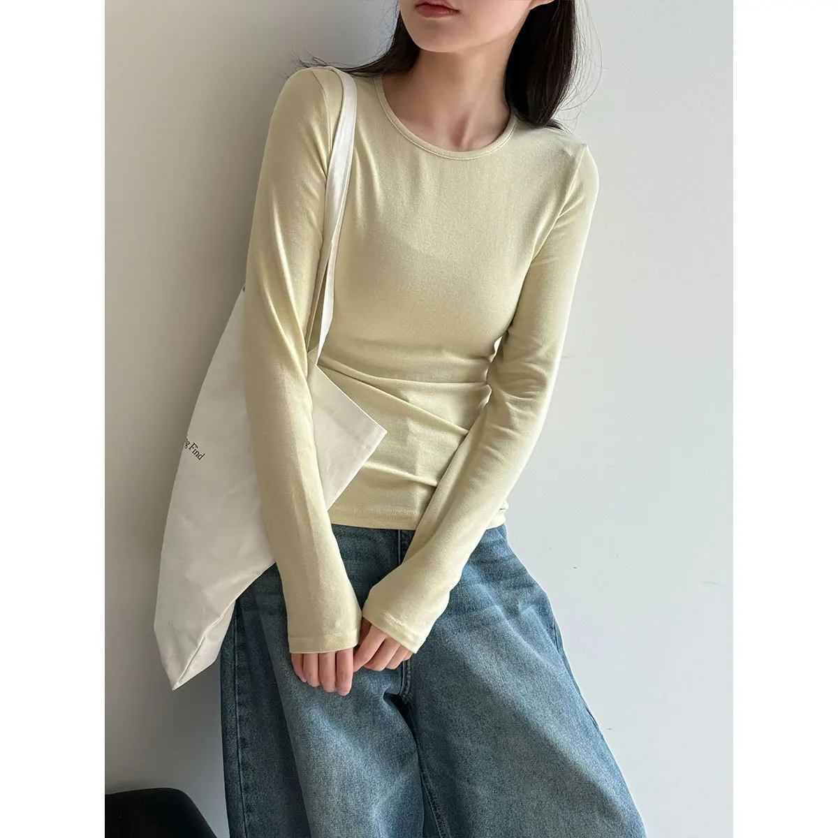 

Базовая однотонная простая универсальная облегающая футболка с одним открытым плечом для женщин, новинка ранней весны, многослойная внутренняя футболка