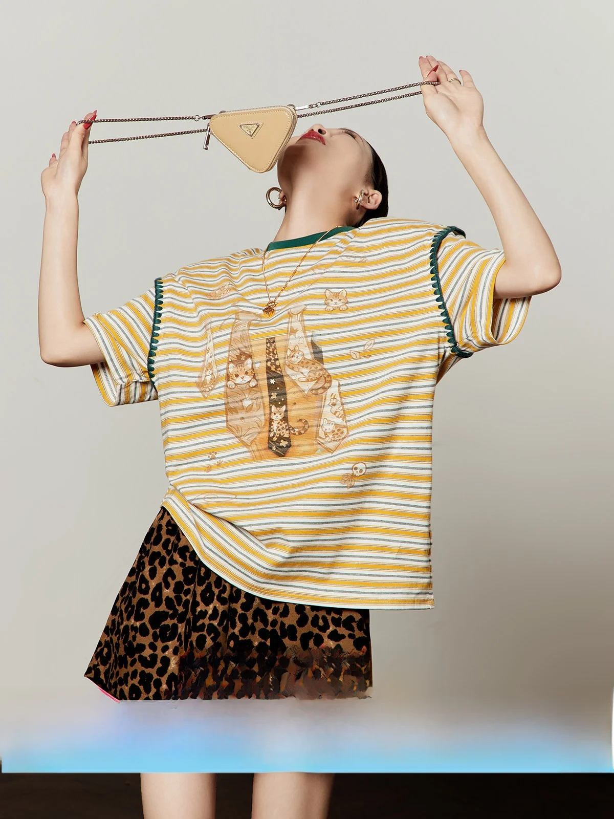 

Женская футболка в ретро-стиле с коротким рукавом, желтая, с воротником, повседневная, приталенная, летняя, универсальная, свободного кроя, в полоску