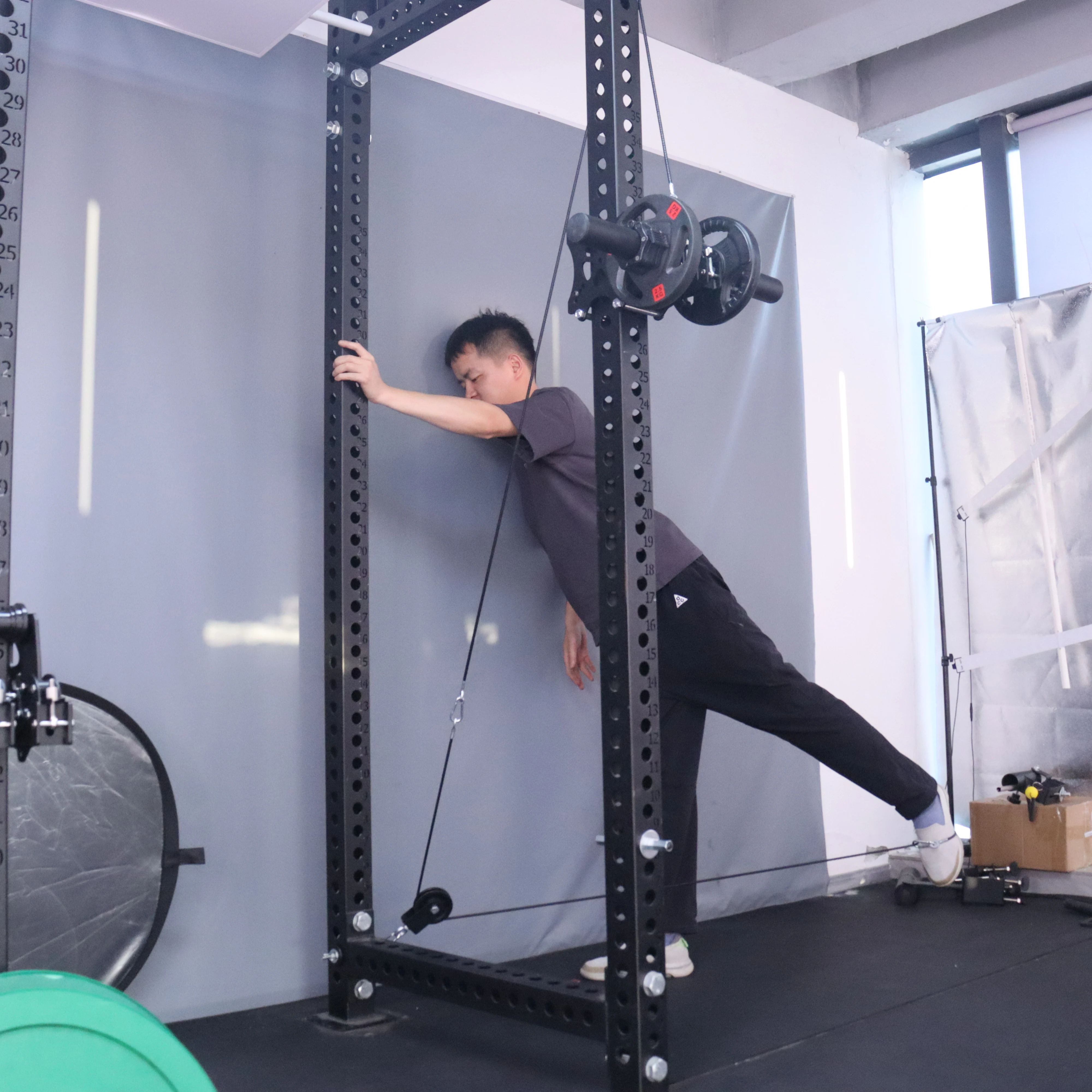 Multifunctional Smith Machine Accessories for Squat Bench Press Flight High Pull Low Pull Row and Kickbacks