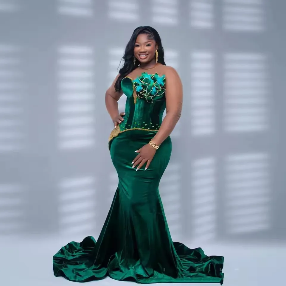 Vestidos de fiesta de sirena verde Aso Ebi a la moda, vestido de fiesta de noche de terciopelo con cristales y cuentas, vestidos de fiesta de manga larga, magníficos vestidos de fiesta Trumpe