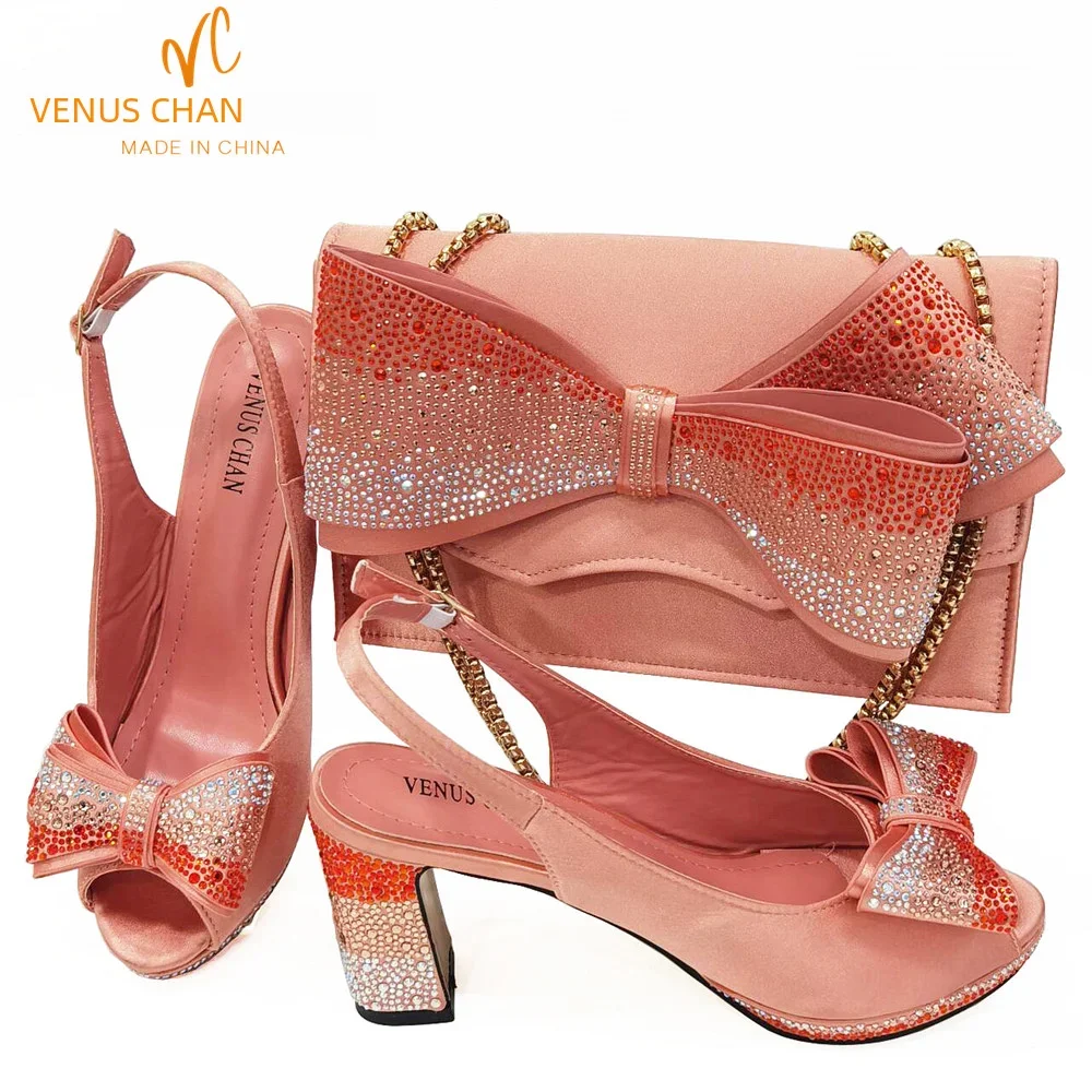 Venus Chan 2024 elegante Handtasche und Schuhe Pfirsich Farbe Strass Bogen Peep Toe High Heel Schuhe für Afrika Frauen Party Hochzeit