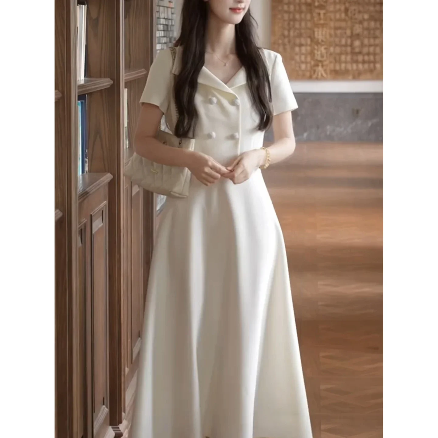 French Temperament White Short-sleeved Dress, Children's New High-end Sense in Summer, Especially Beautiful Waist Pinch Dress