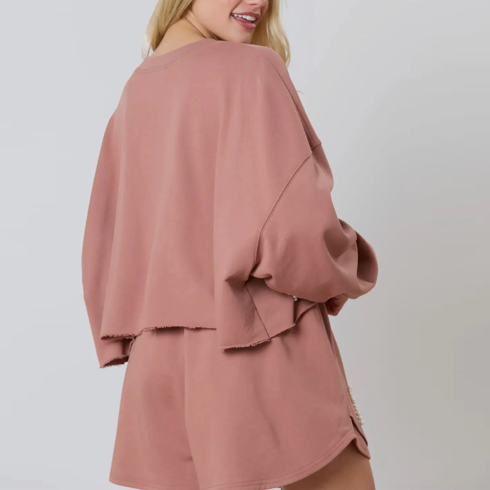 Lässige 2-teilige Outfits für Damen, langärmeliges Sweatshirt mit Perlenschleife und Shorts, Streetwear