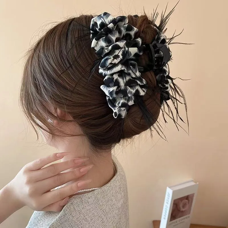 New Large Leopard Pattern Bow Feather Hair Claw Fashionable and High End Design with Pan Hair Crab Clip Women's Hair Accessories