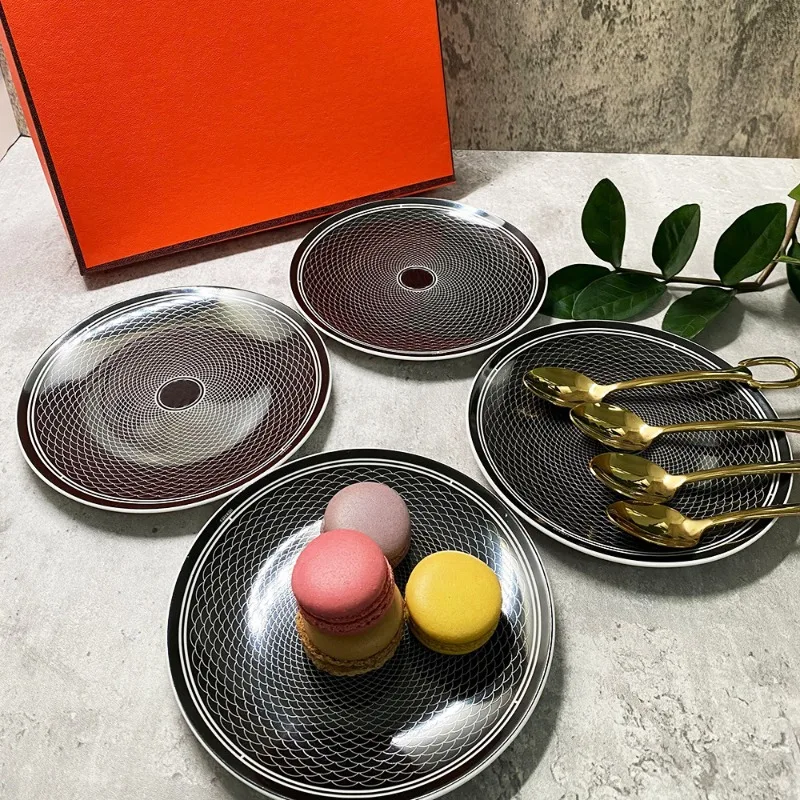 Luxury Hotel Restaurant Bone China Plate Set 6 Inch Salad Dessert Dish with Gold Spoon Fine Porcelain Tableware