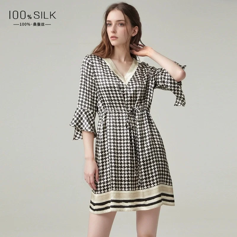 

2025 Summer Heavyweight Silk Nightgown for Women - 100% Mulberry Silk, Versatile for Outer Wear, Short-Sleeved V-Neck Dress Loun