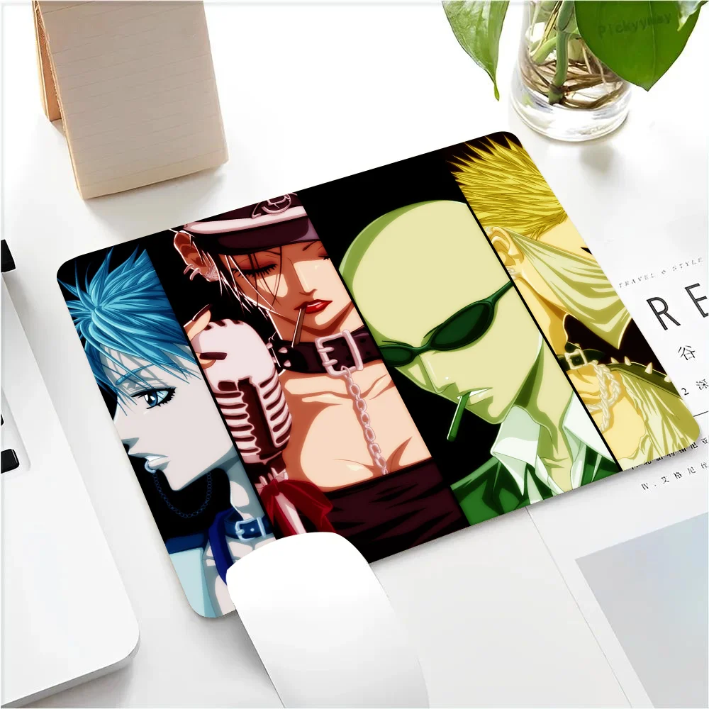 Anime Figure Nana Mousepad Small LockEdge Mouse Pad For Gamers Computer Desk Pad Anti-slip Rubber