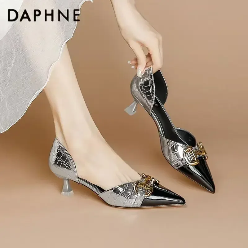 

Fashion Women's Silver High Heels Pointed Tip One Kick Side Cutout Middle Follow Women Shoes Metal Decoration Sandalias De Mujer