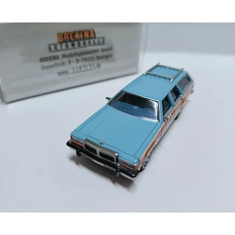 1:87 Scale Ford LTD Country Off-road Travel Plastic Car Model Collection Ornaments