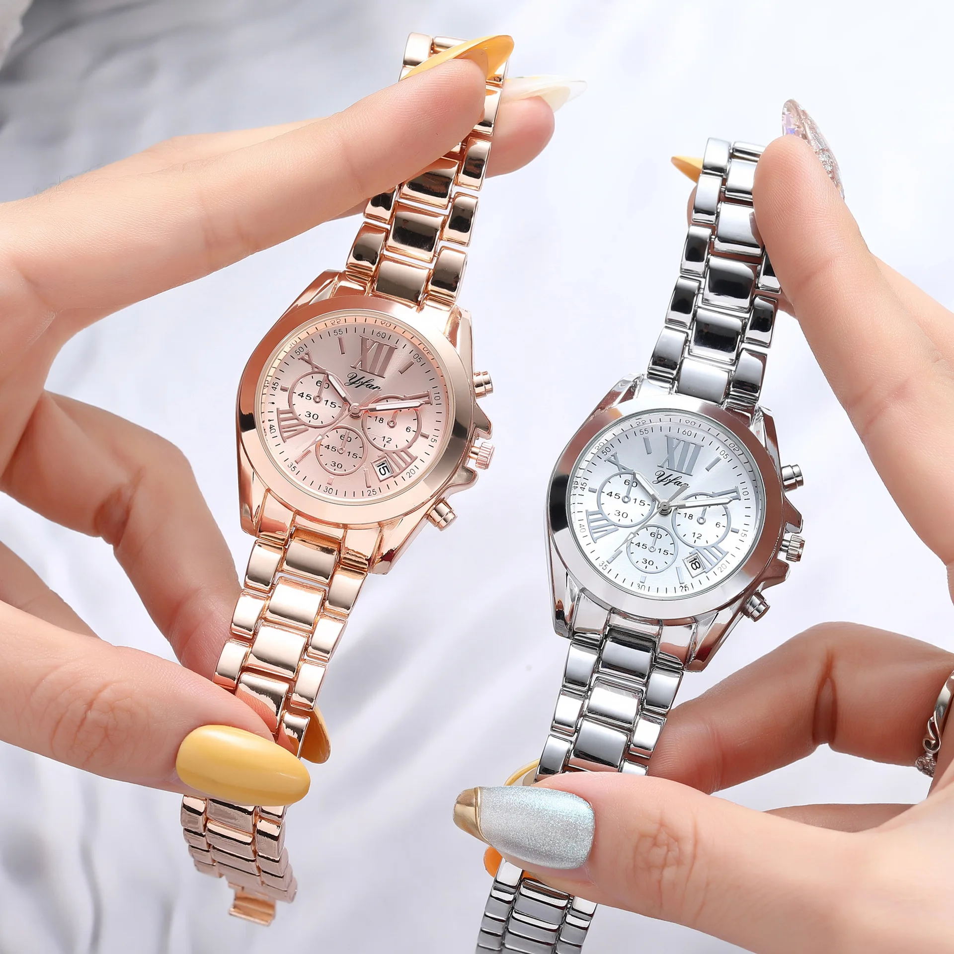 Luxury Brand Women's Watches Couple's Watches Metal Strap Metal Strap Three Eyes Text Roman Quartz Watches Men's Watches Quartz