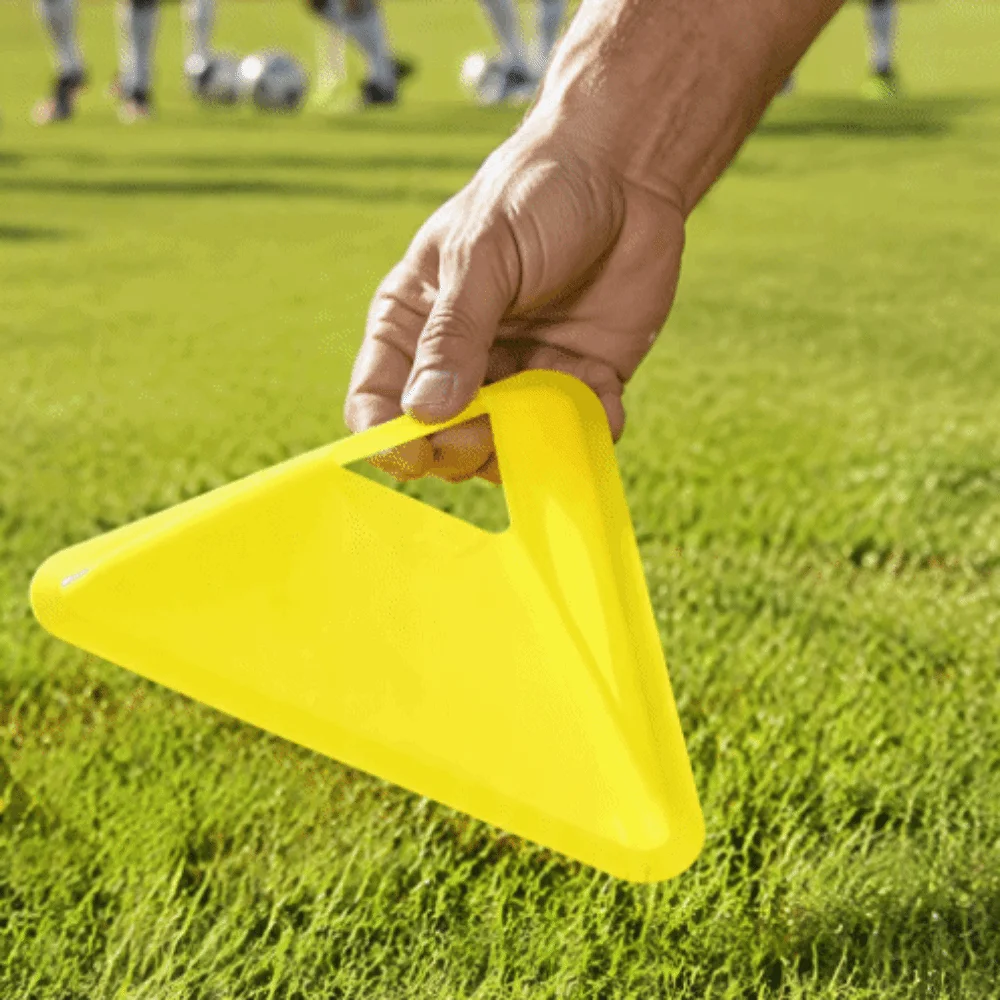 20 Pcs Triangle Shape Triangle Marker Disc PE Material Center Opening Soccer Training Cone Obstacle Marker Sign