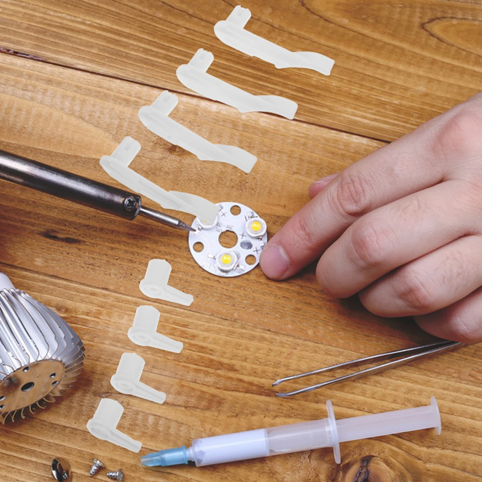 

100 set 100 Sets White Lampshade Clips Fixed Buckle Accessories Durable Wear Resist Easy Install Suitable Most Lampshades Market