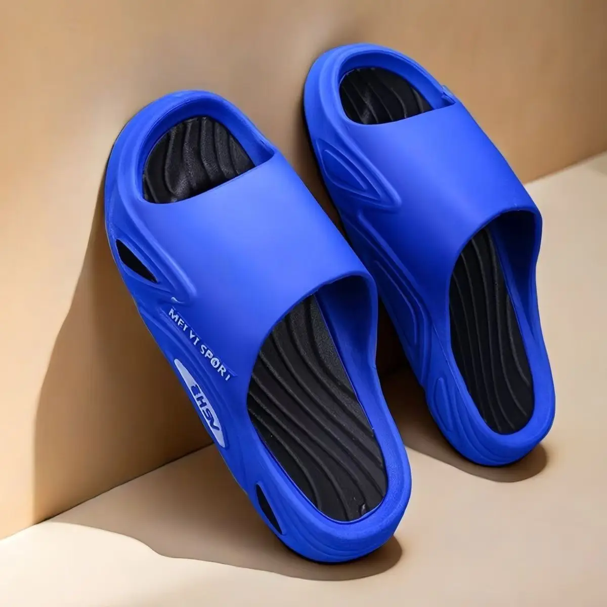 

Мужские летние новые тапочки с открытым носком на плоской подошве, литые под давлением, нескользящие легкие домашние тапочки на мягкой подошве, тапочки для ванной комнаты