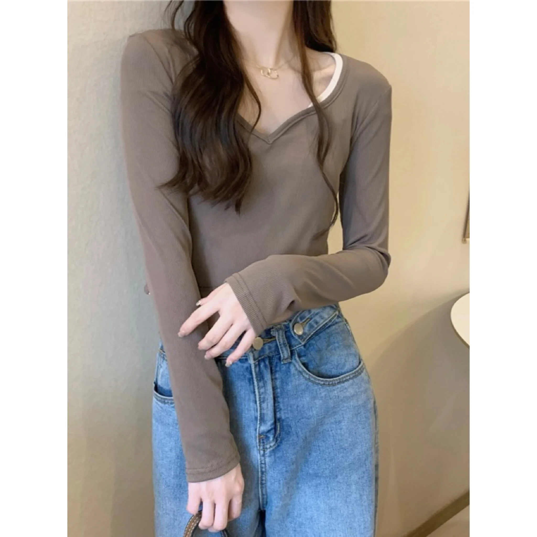 

Korean Style 2024 Spring Young Girls Sexy T-shirt Long Sleeve V-neck Faux Two Pieces Cotton Tees for Women Slim Lady Top Tees