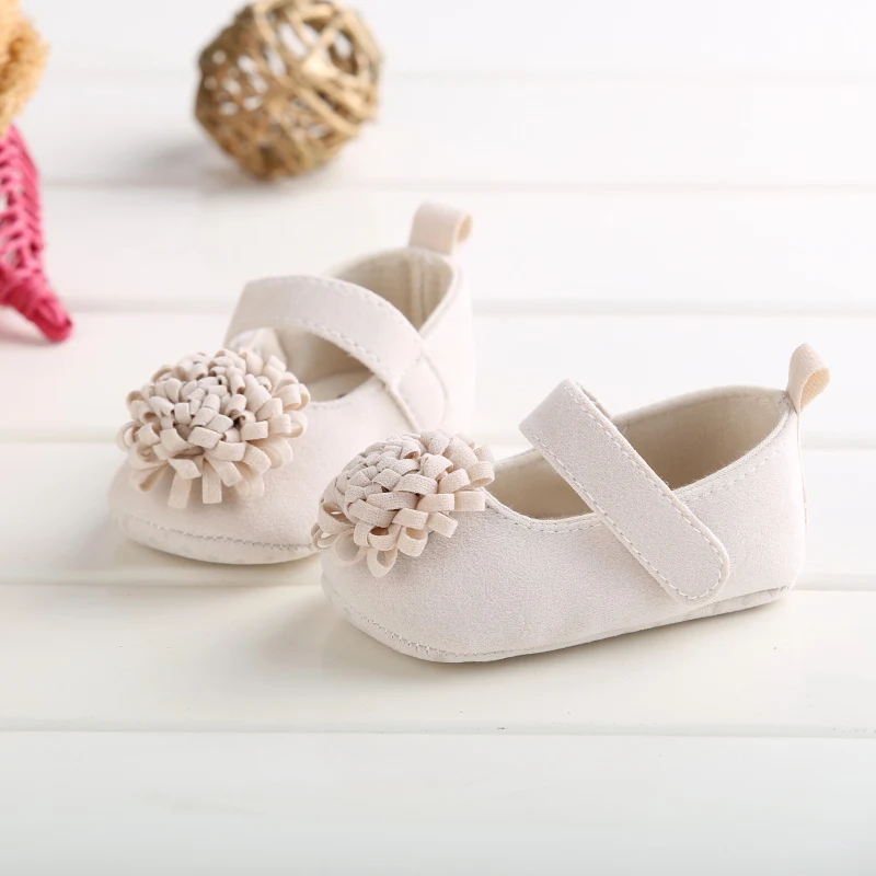 Letnie dziewczynek Retro maluchy Prewalkers buty w kwiaty niemowlę miękkie dno buciki New Arrival 0-18M