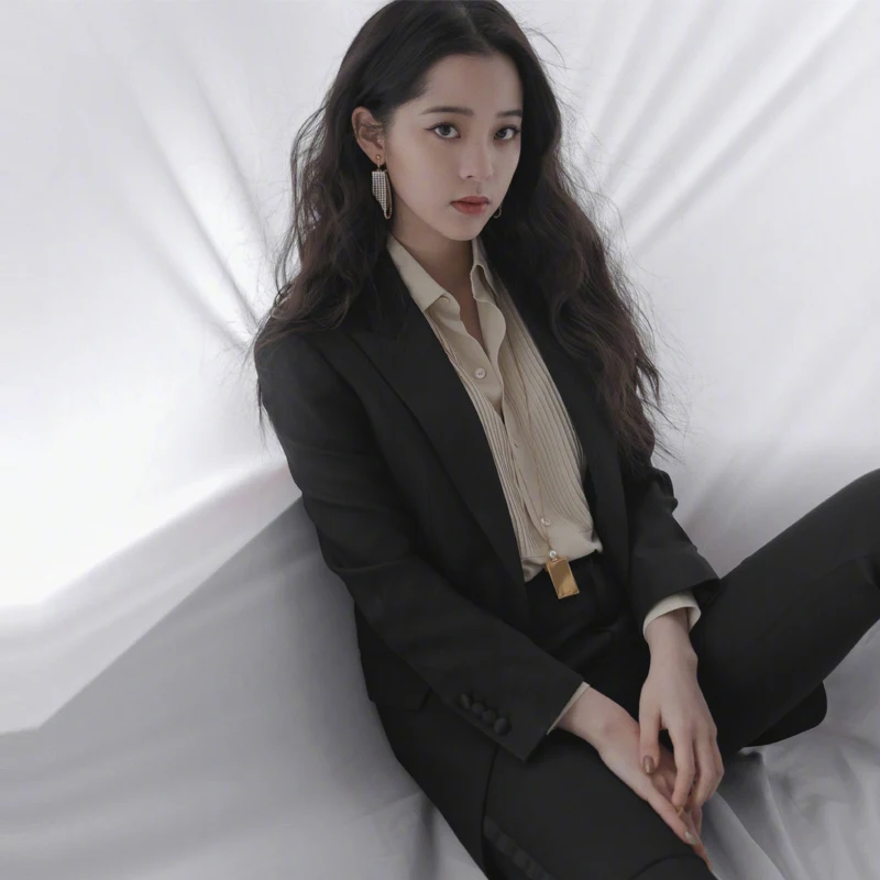 

Модный профессиональный женский костюм: черный укороченный пиджак и брюки, комплект OL, весна 2024, длинный рукав, полиэстер