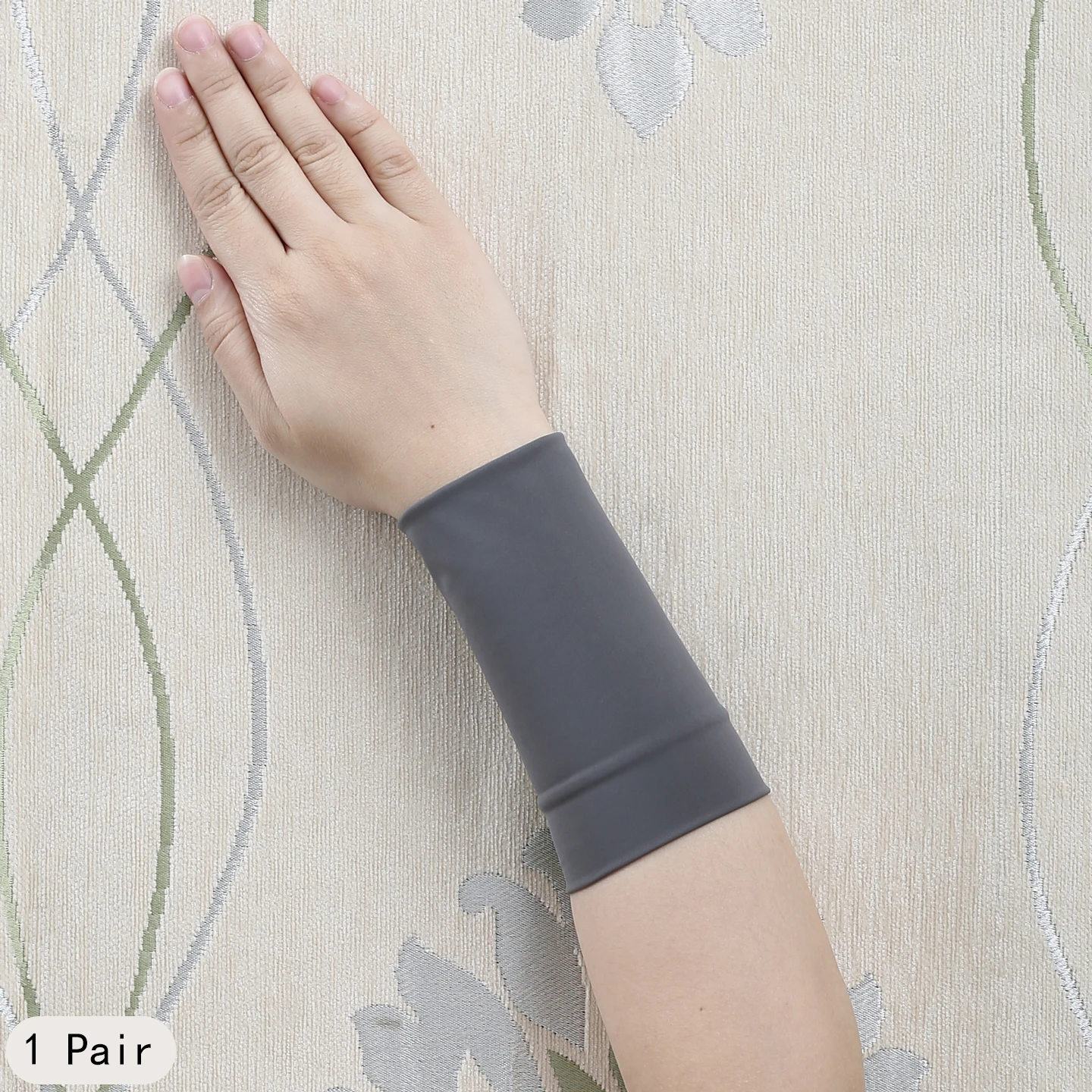 

1 пара напульсников из ледяного шелка – подходят как для мужчин, так и для женщин, легкие, короткие, впитывающие пот и дышащие.